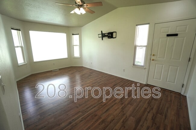 Building Photo - 46 3rd St