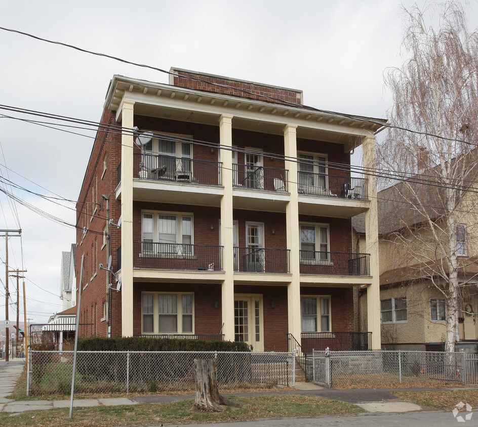 Building Photo - 226 S Irving Ave