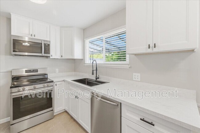 Foto del edificio - 360 E Dartmouth St