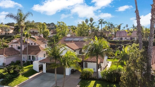 Building Photo - 1205 Cerca