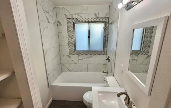Foto del edificio - 804 St Thomas Ln