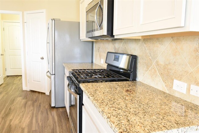 Building Photo - 2315 Windy Sail Dr
