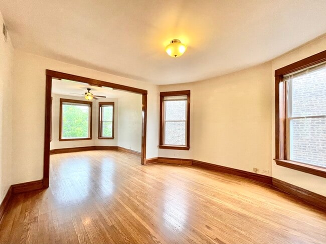 Building Photo - 3319 W Pierce Ave