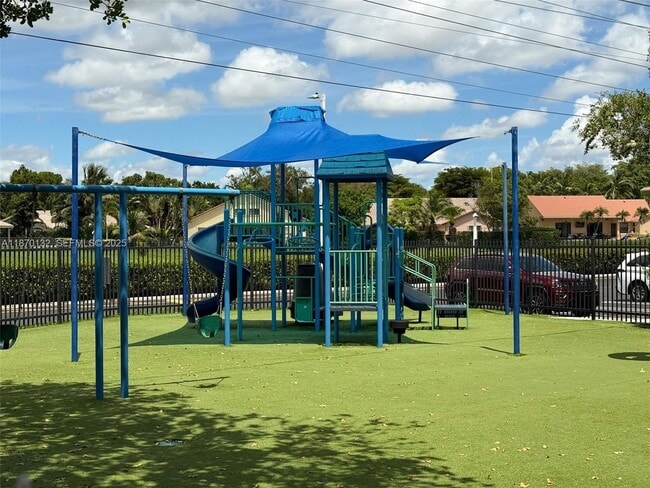 Building Photo - 8781 Wiles Rd