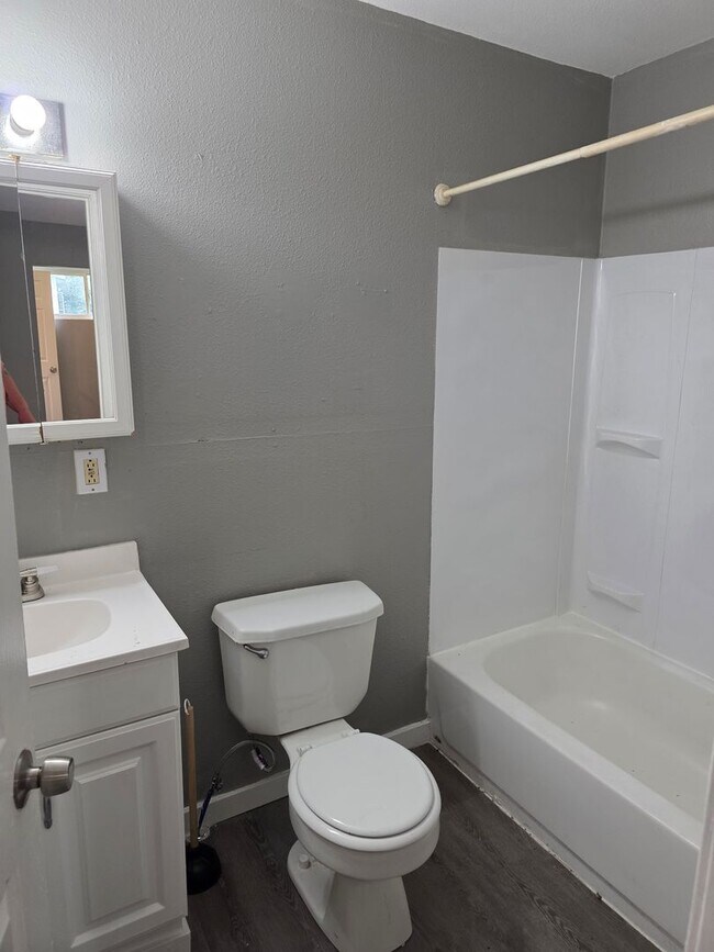 Foto del edificio - Lovely 3BD/1BA