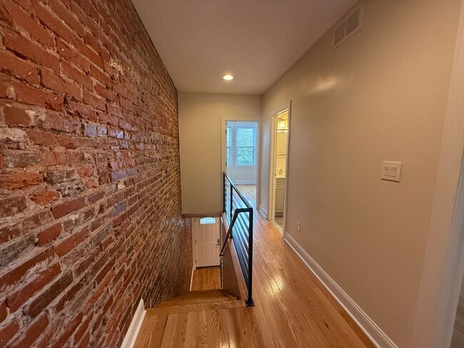 Foto del edificio - Newly Renovated Townhome in Philadelphia