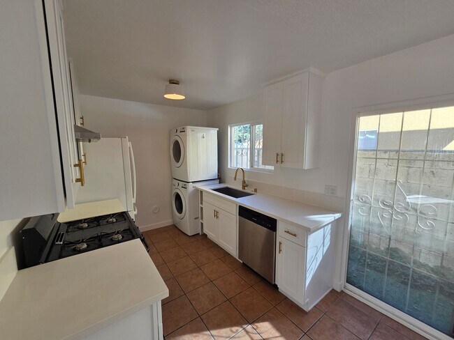 Foto del edificio - 2333 Birkdale St