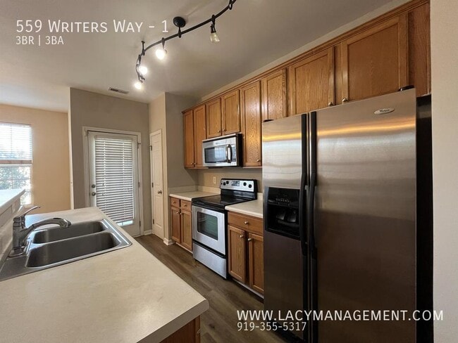 Building Photo - 559 Writers Way