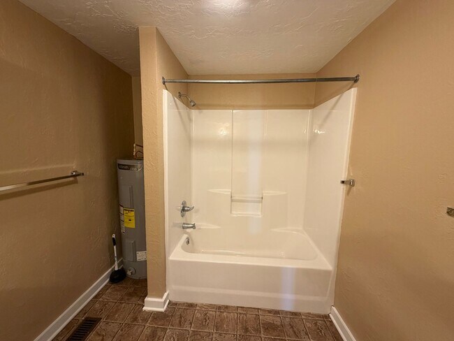 Foto del edificio - 3 Bed 2 Bath home in the Heart of Martin, TN!