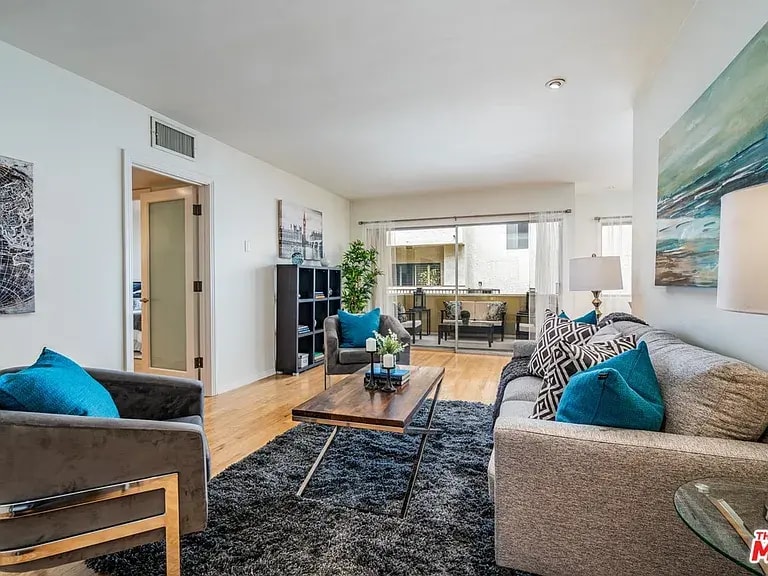 Living Room - 1410 S Bentley Ave