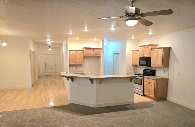 Foto del edificio - 9083 W Dalton Pl