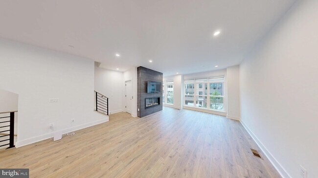 Foto del edificio - 5617 Vermillion Cir