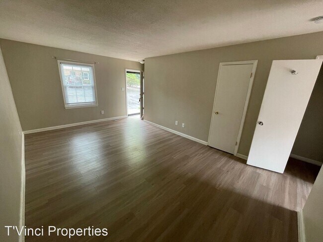 Building Photo - 2 br, 1.5 bath House - 205 Northpoint Ave....