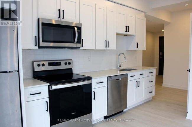 Building Photo - 57 Carlisle St