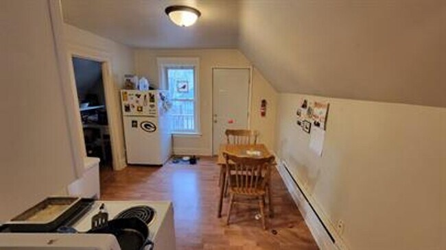 Foto del edificio - 617 E 8th St