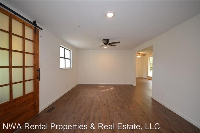 Foto del edificio - 3 br, 2 bath House - 3993 S Powell St