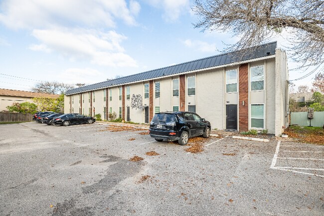 Foto del edificio - 3812 Southway Dr