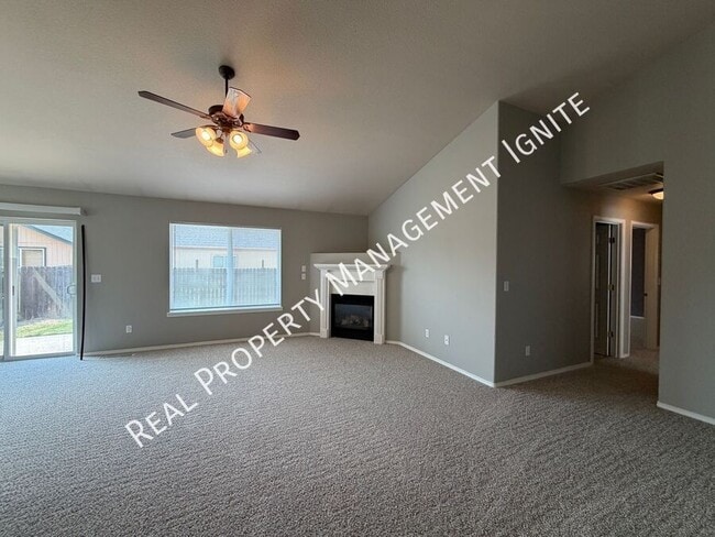 Building Photo - 309 NW Antler Loop
