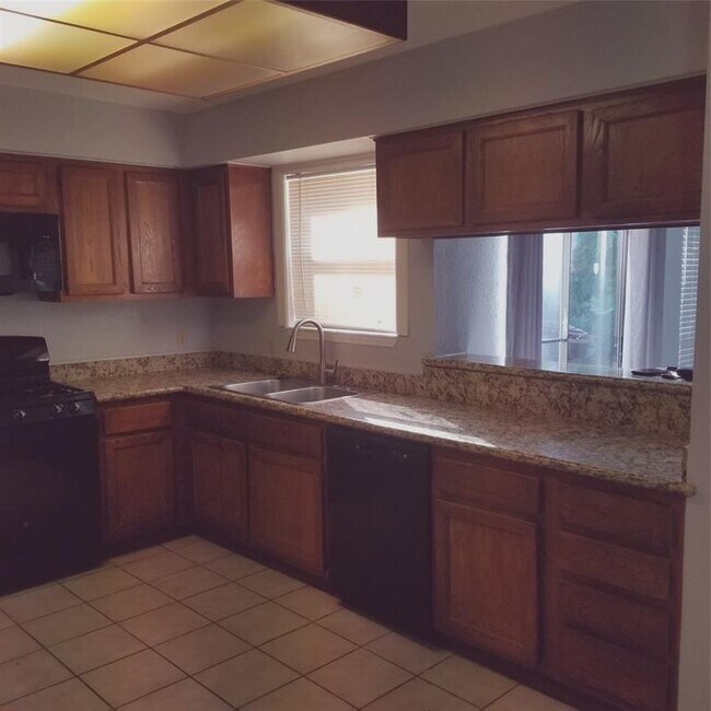 Building Photo - 12711 Sunset Dune Dr