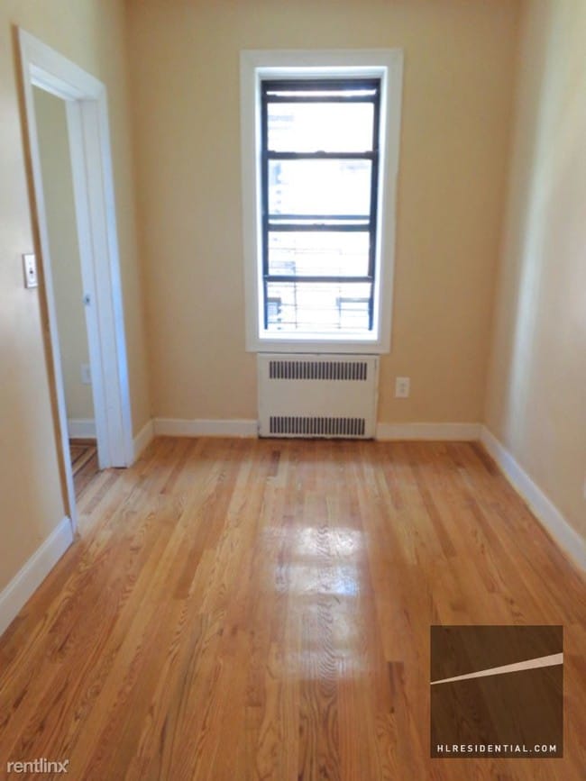 Building Photo - 75 Martense St