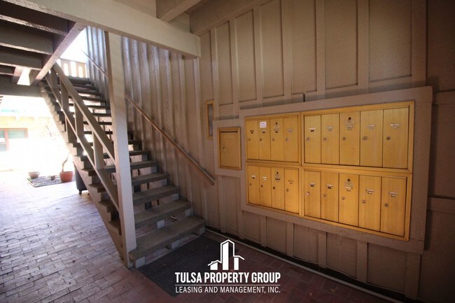 Building Photo - t1107 E 45th Pl  EU15  Tulsa OK 74105