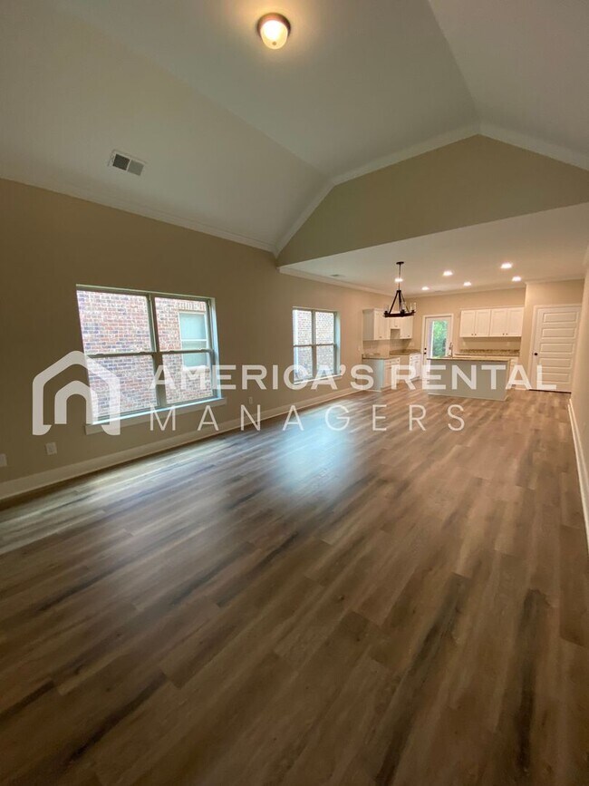 Foto del edificio - DEPOSIT PENDING! REDUCED PRICING!!! - Home in Lake Cyrus!!! Available Now! RECENTLY RENOVATED! Si...