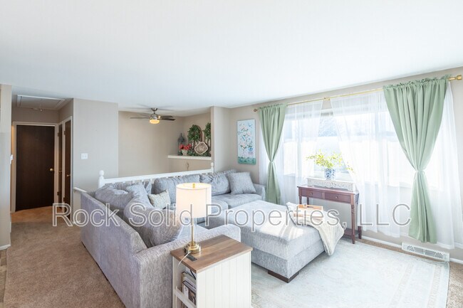 Foto del edificio - 1308 Green Acres Ct
