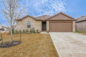 Building Photo - 40603 Pine Spruce Ln