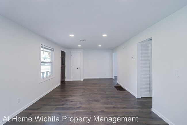 Building Photo - 2 br, 2 bath House - 200 S. Park St