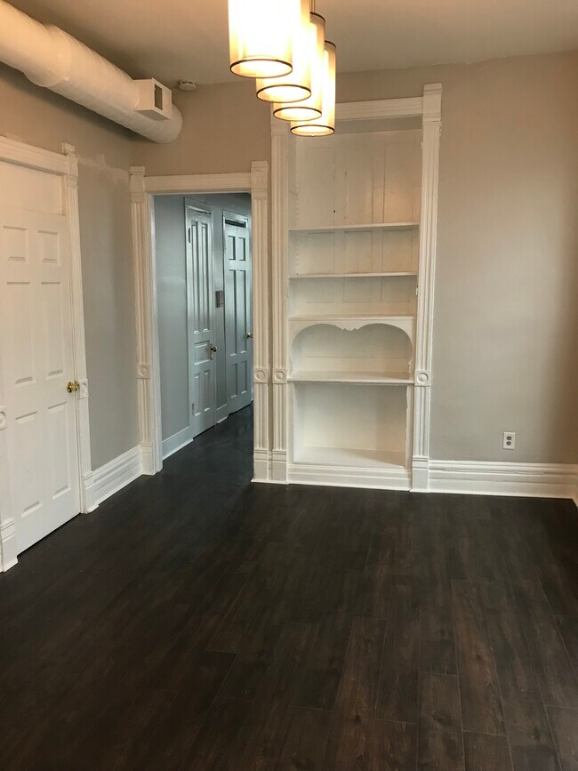 Dining Room - 1415 N Wicker Park Ave