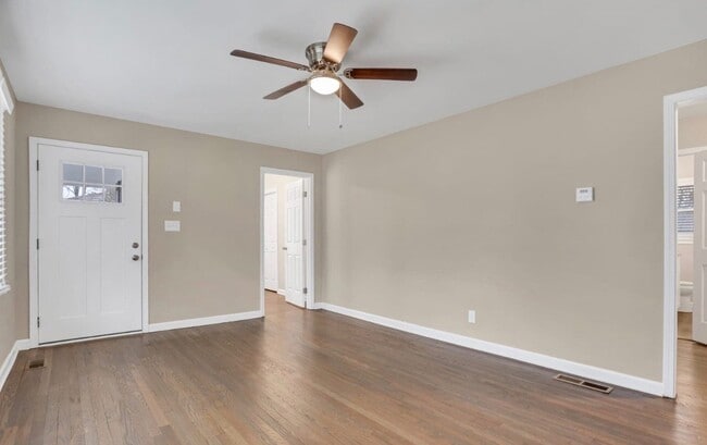 Foto del edificio - 4803 Glenwood Rd