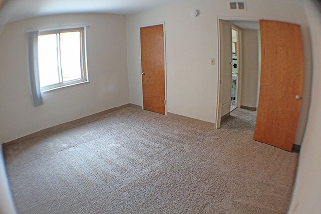 Highland House Bedroom - AIY Lakewood Area Apartments
