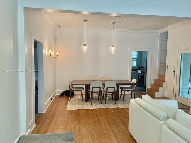 Foto del edificio - 27 NE 49th St