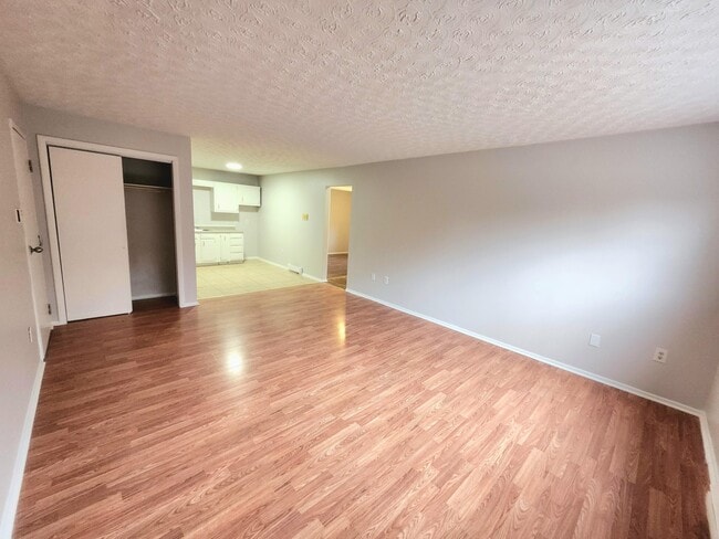 Building Photo - 8 Scott AvenueUnit 8