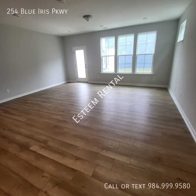 Building Photo - 254 Blue Iris Pkwy
