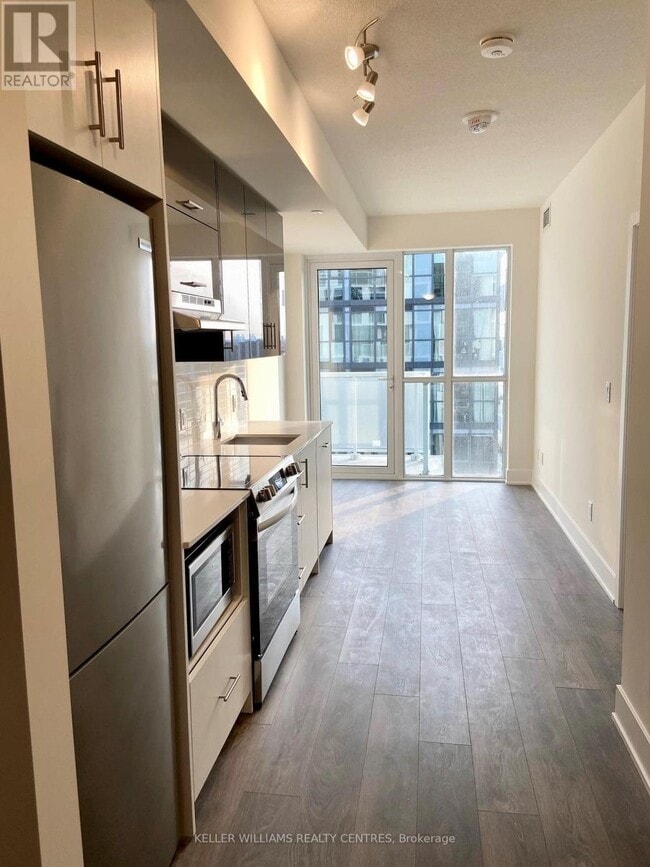 Building Photo - 188 Fairview Mall Dr