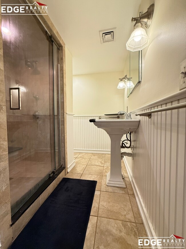 Building Photo - 48 Trapelo St
