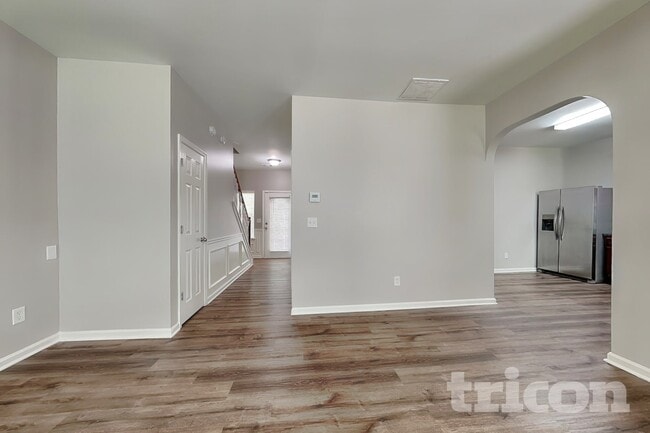 Building Photo - 30 Silver Willow Walk