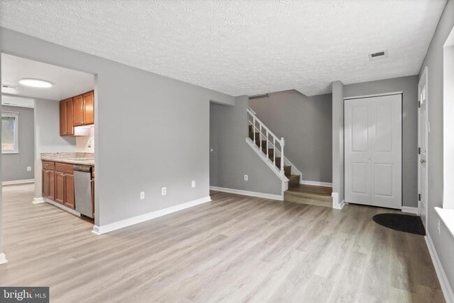 Building Photo - 8353 Fern Leaf Ct