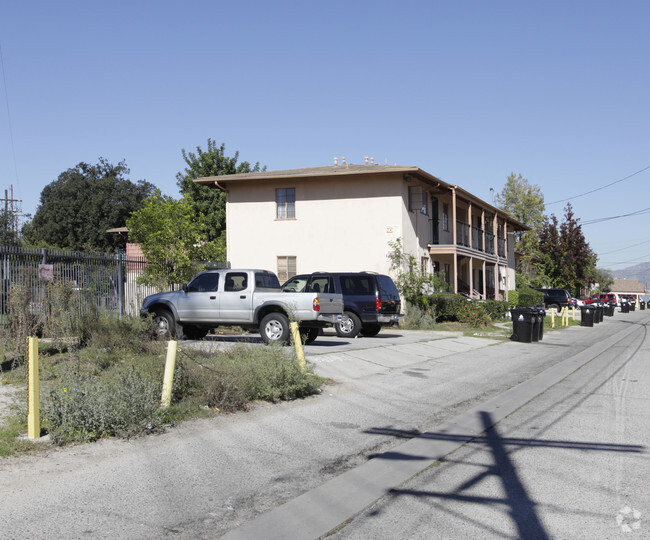 Building Photo - North Hollywood Apartments