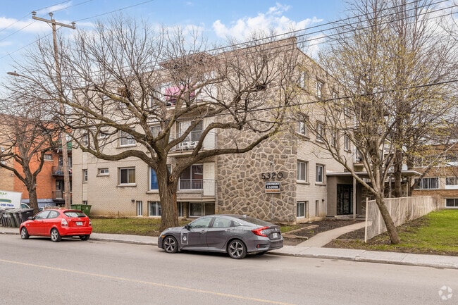Photo du bâtiment - 5320 Rue Dudemaine