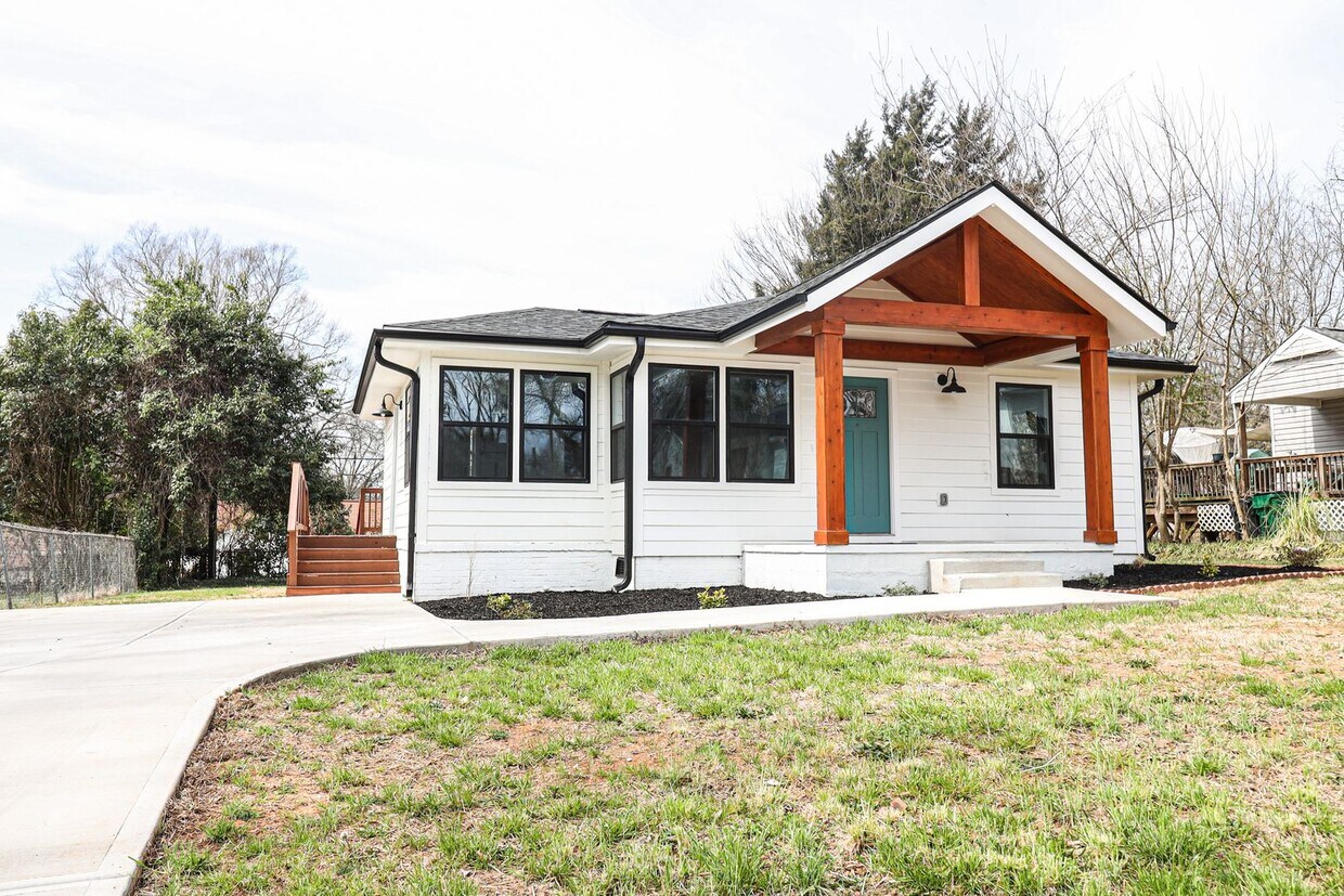 Primary Photo - Remodeled Ranch Home in Biddleville!