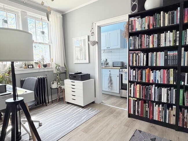 Photo du bâtiment - 36 Hanna St W