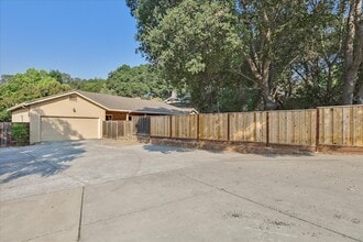 Building Photo - 14251 Saratoga Sunnyvale Rd