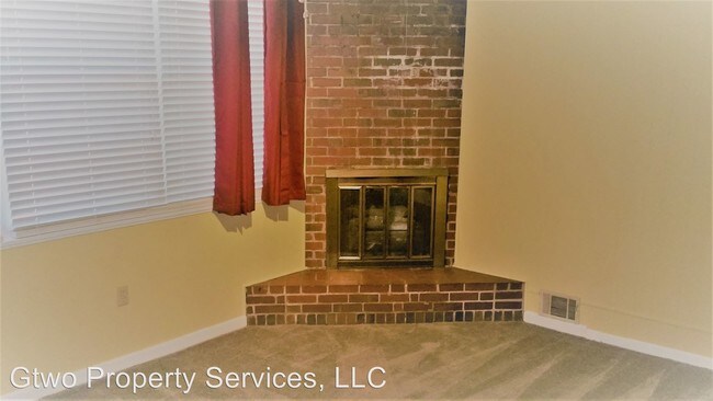 Building Photo - 2022 E Indianhead Dr