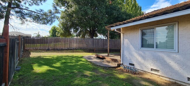 Foto del edificio - 2912 Honeynut St