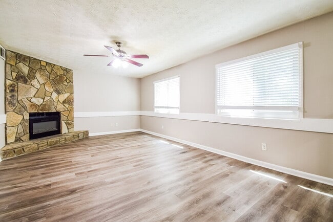 Building Photo - 3210 Fescue Cir