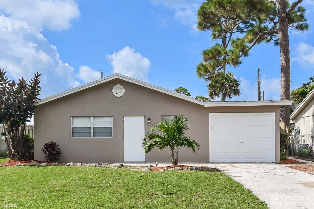 Primary Photo - 5774 Papaya Rd