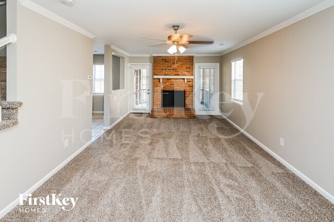 Foto del edificio - 2101 Killarney Pl