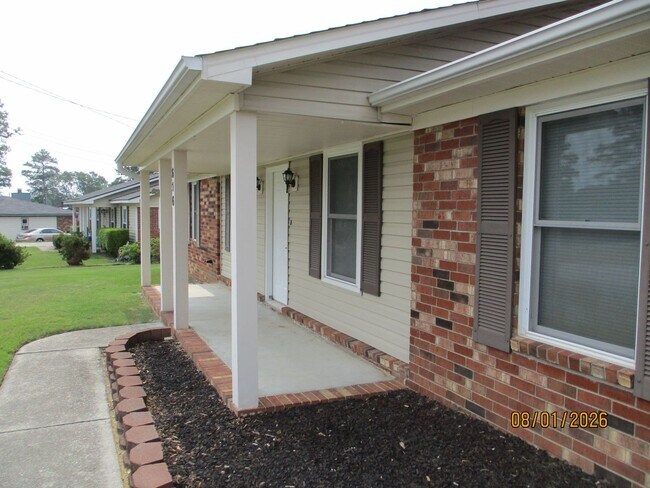 Building Photo - Charming 3-bedroom, 2-Bath Brick Ranch Home